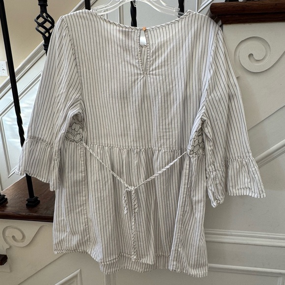 Lilly Pulitzer White and Gray Striped Blouse - Picture 3 of 3